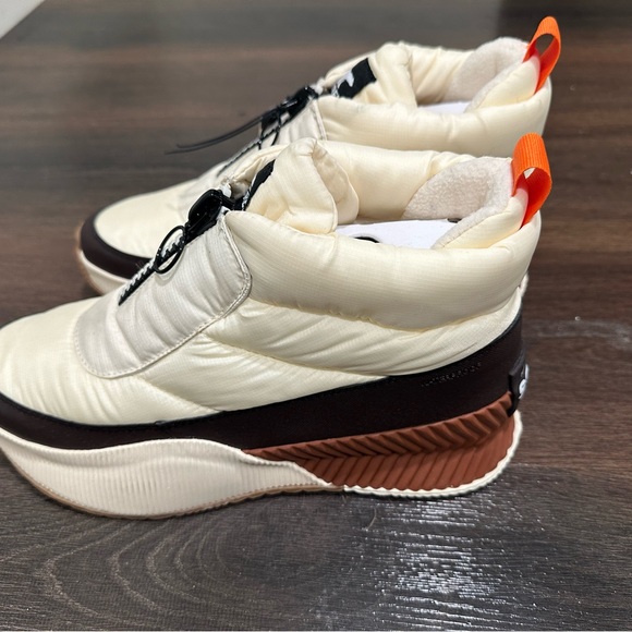 Sorel Women’s Insulated Waterproof Sneaker Size 10 - Picture 3 of 3